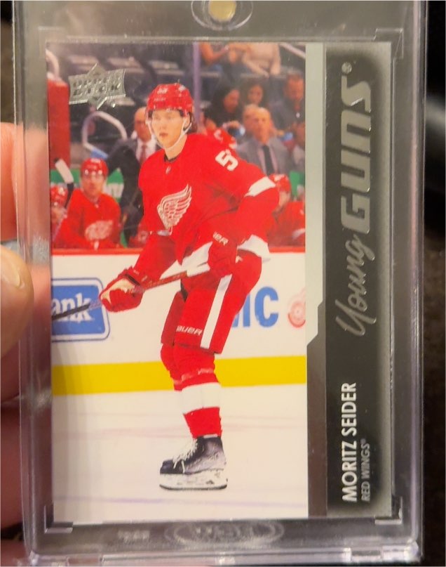 2021-22 Upper Deck Series 2 #469 Moritz Seider Young Guns — front