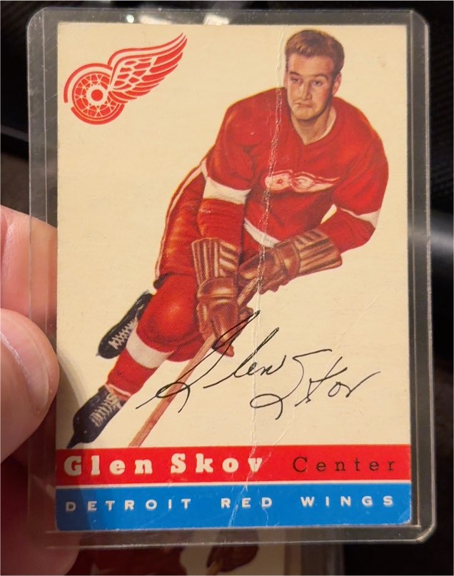 1954-55 Topps #16 Glen Skov — front