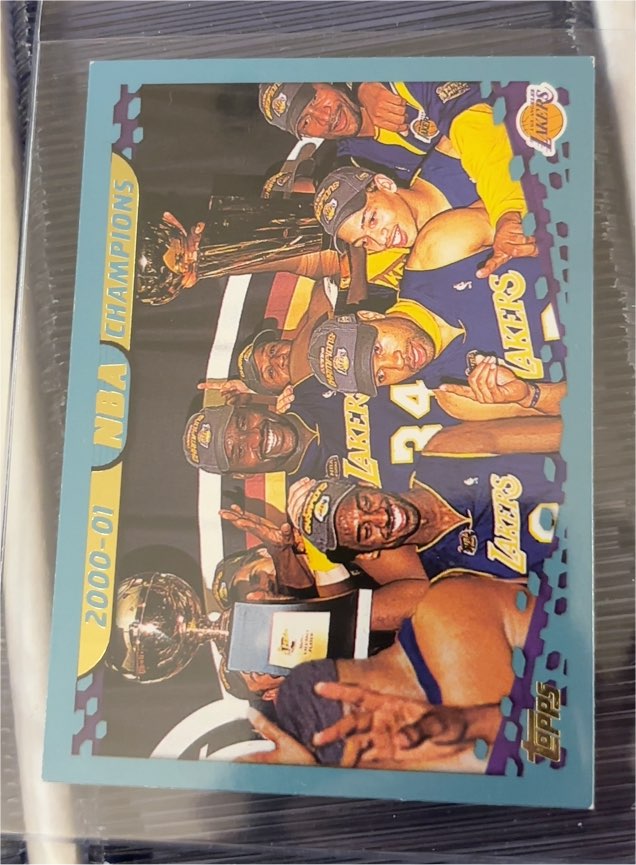 2000-01 Topps #220 2000-01 NBA Champions Lakers Kobe Bryant, Shaquille O'Neal — front