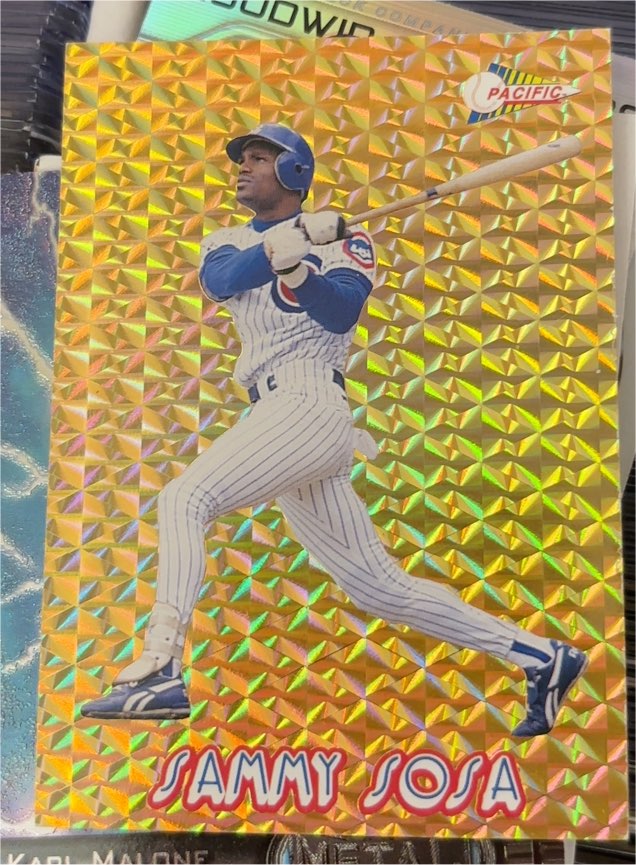 1994 Pacific Gold Prisms #19 Sammy Sosa — front
