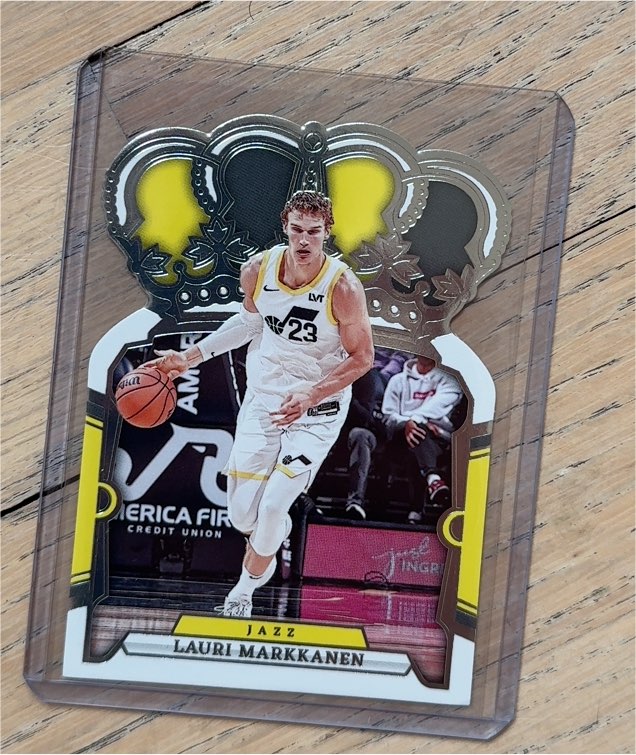 2023-24 Panini Crown Royale #45 Lauri Markkanen — front