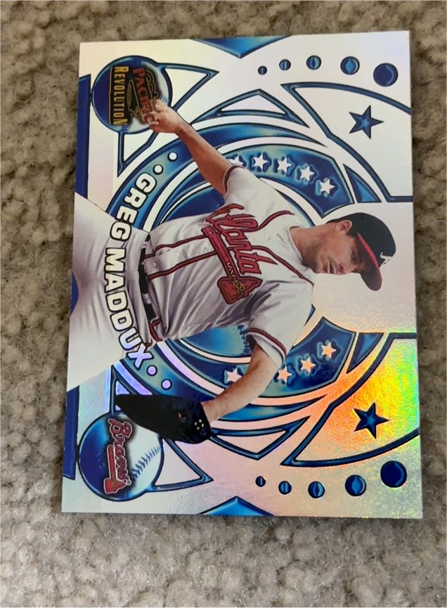 1998 Pacific Revolution Rookies and Hardball Heroes #22 Greg Maddux — front