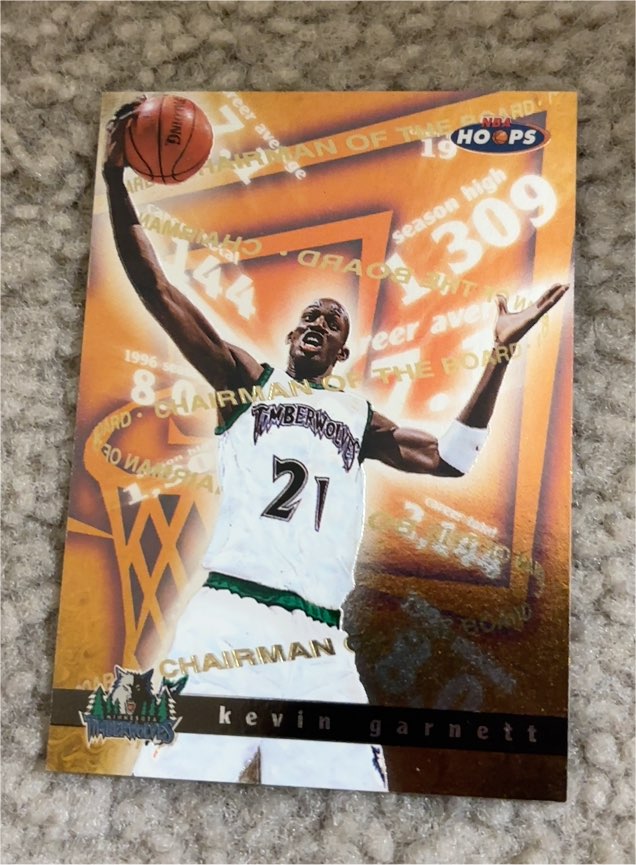 1997-98 NBA Hoops Chairman Of The Board #10 Kevin Garnett — front