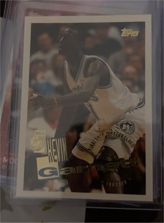 1995-96 Topps #237 Kevin Garnett Rookie — front