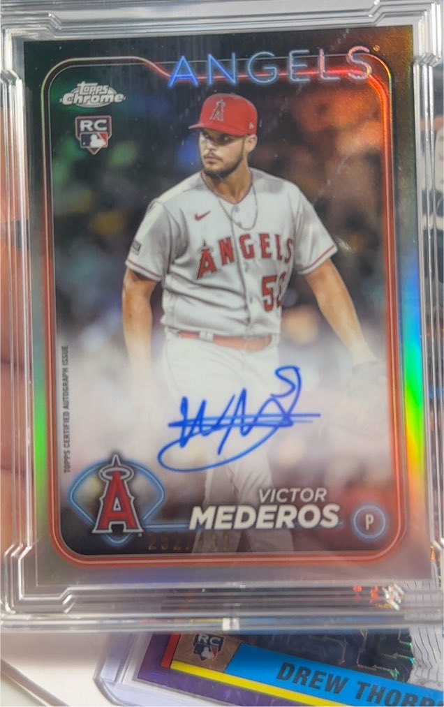 2024 Topps Chrome Update #RA-VME Victor Mederos Rookie Autograph — front