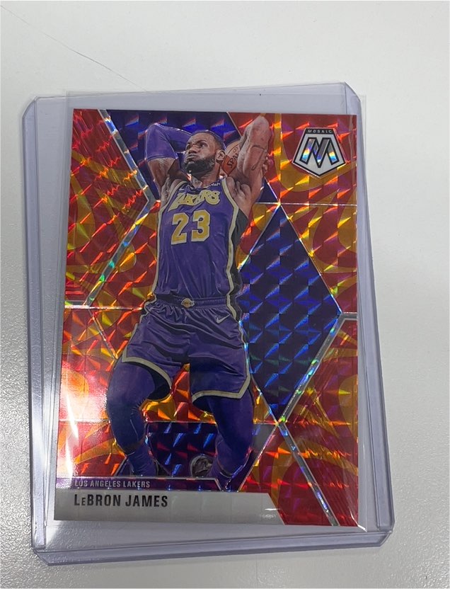 2019 Panini Mosaic #8 LeBron James — front