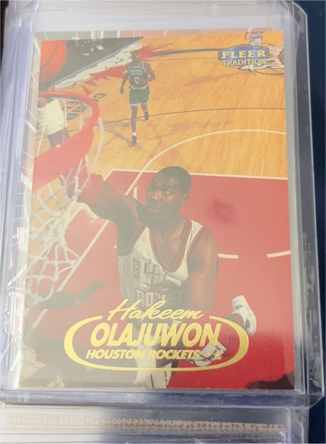 1998 Fleer Tradition #34 Hakeem Olajuwon — front