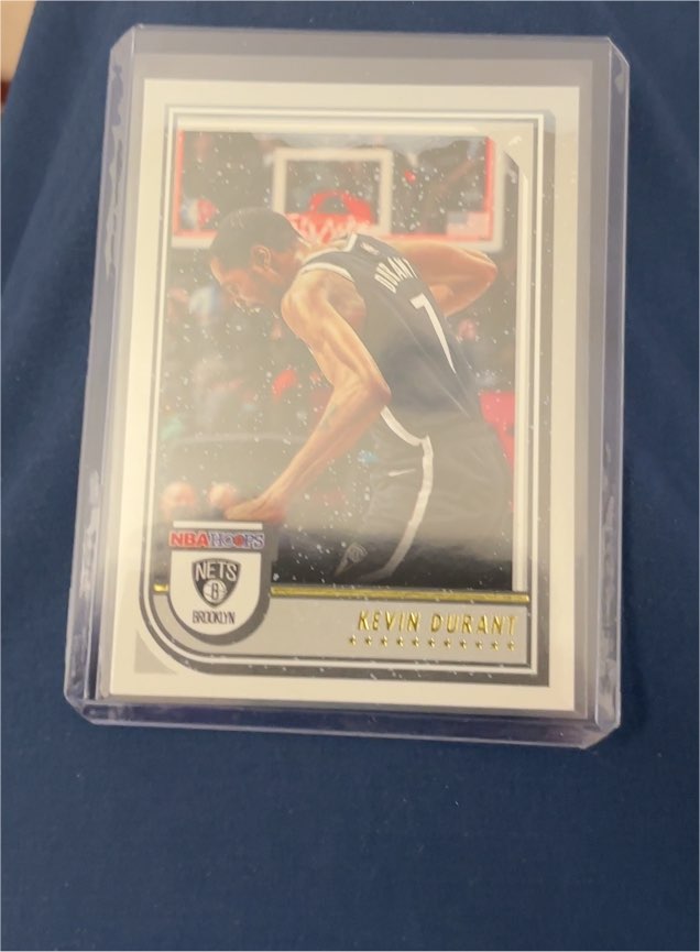 2022-23 Panini NBA Hoops #10 Kevin Durant — front
