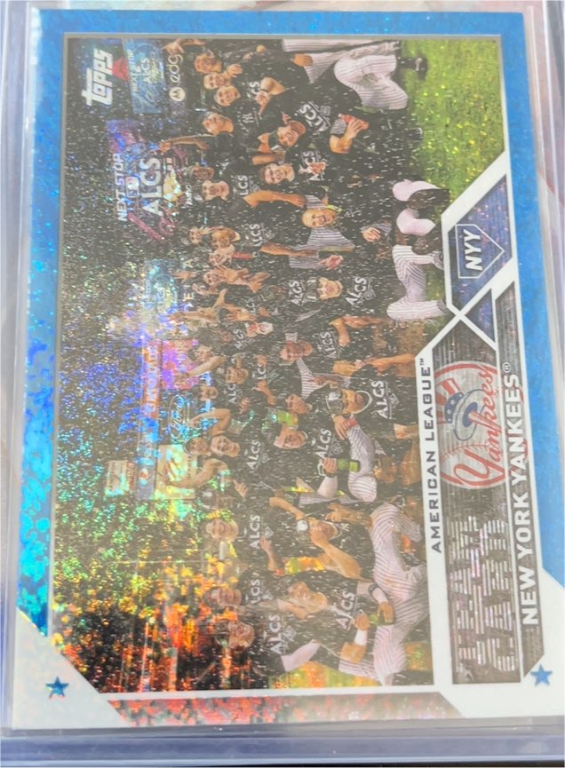 2023 Topps #516 New York Yankees Team Card — front