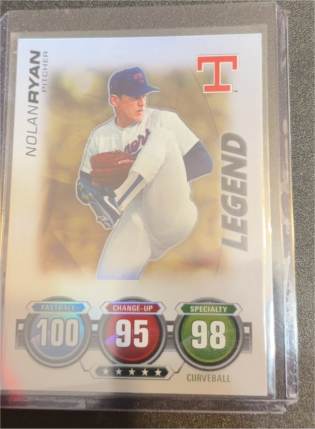2010 Topps Attax Legend Foil Battle of the Ages Nolan Ryan — front