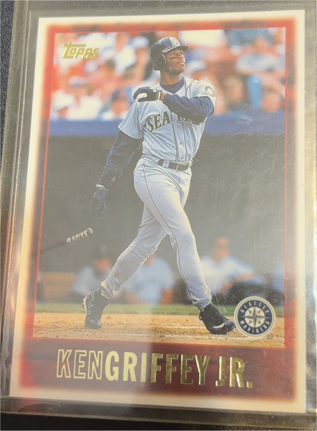 1997 Topps #300 Ken Griffey Jr. — front