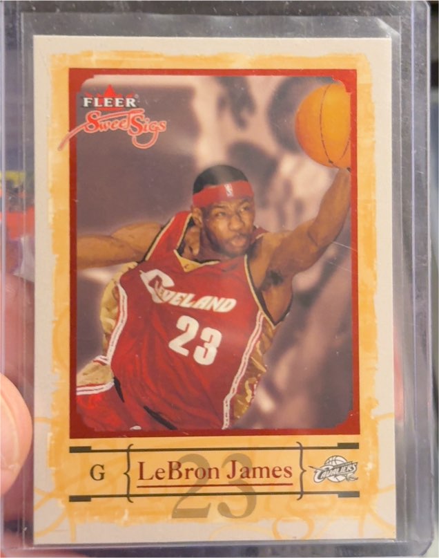 2004-05 Fleer Sweet Sigs #75 LeBron James — front