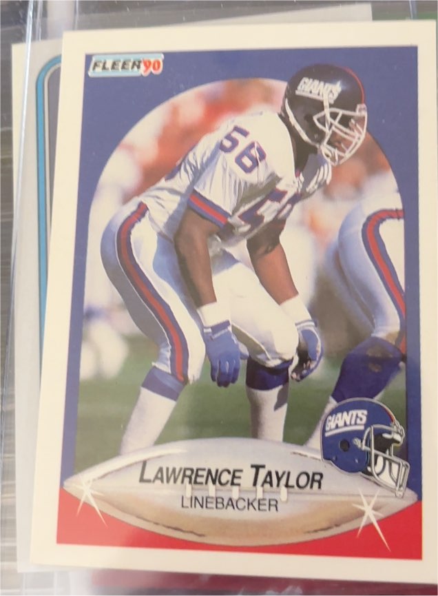 1990 Fleer #77 Lawrence Taylor — front