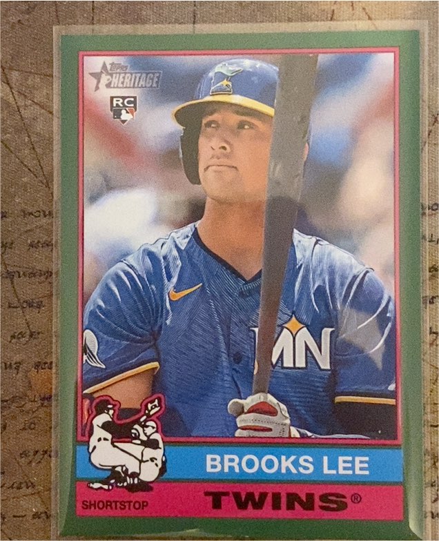 2025 Topps Heritage #63 Brooks Lee — front