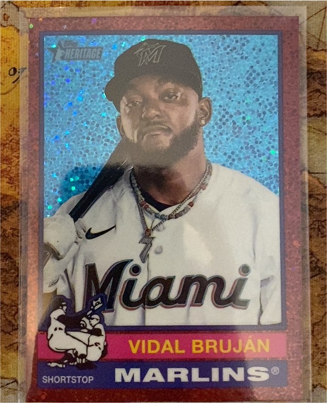 2025 Topps Heritage #82 Vidal Bruján — front