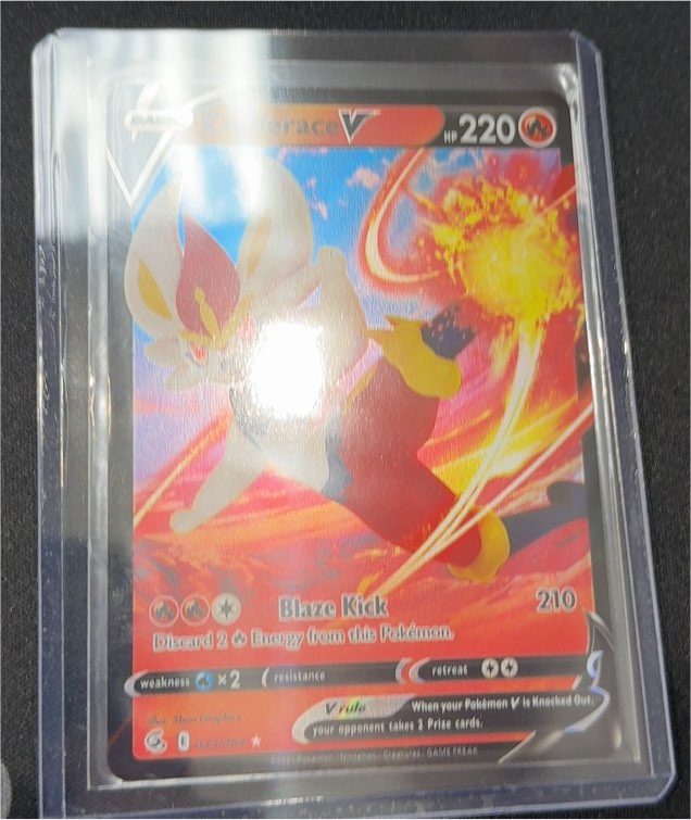 2021 Pokémon TCG Fusion Strike #043 Cinderace V — front