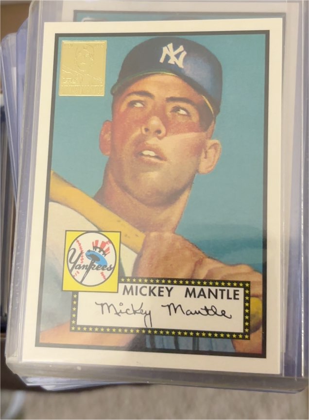 1996 Topps #2 Mickey Mantle Commemorative Reprint — front