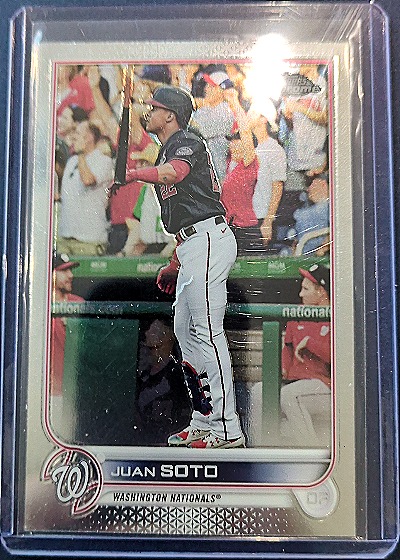 2022 Topps Chrome #129 Juan Soto — front