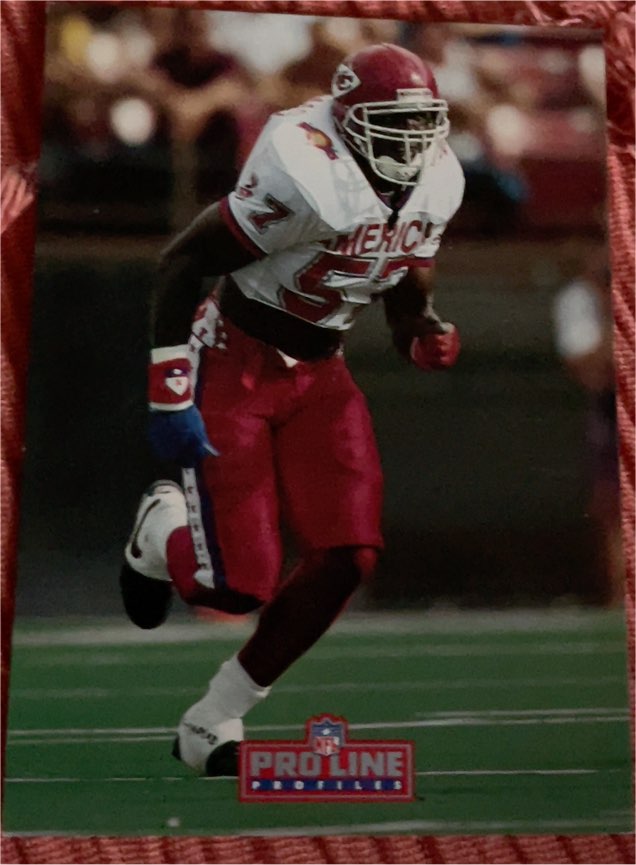1992 Pro Line Profiles #368 Derrick Thomas — front