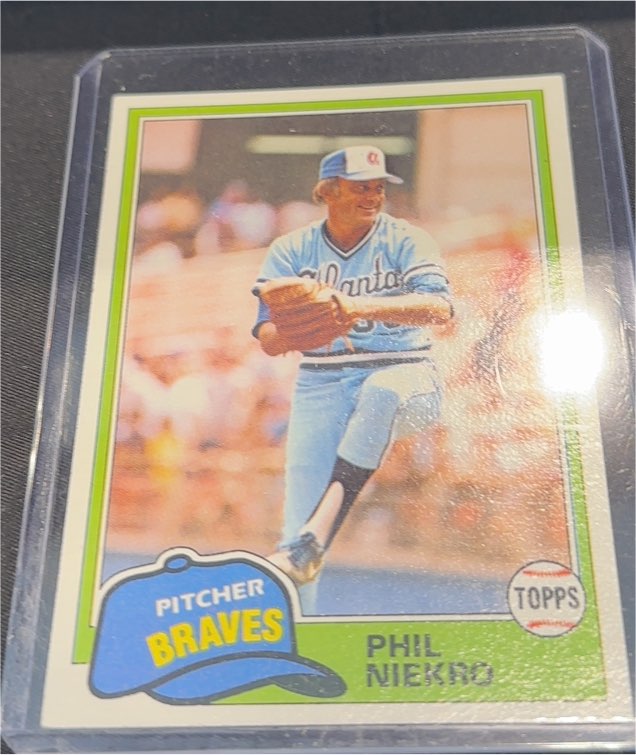 1981 Topps #387 Phil Niekro — front