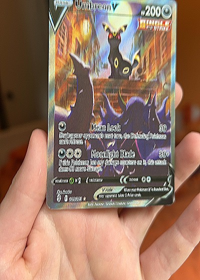 2022 Pokémon Sword & Shield Umbreon V #189/203 — front