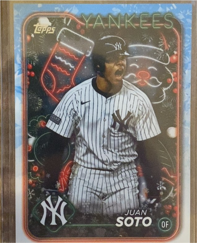 2024 Topps Holiday #H162 Juan Soto — front