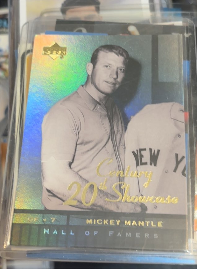 2001 Upper Deck Hall of Famers 20th Century Showcase #S5 Mickey Mantle — front