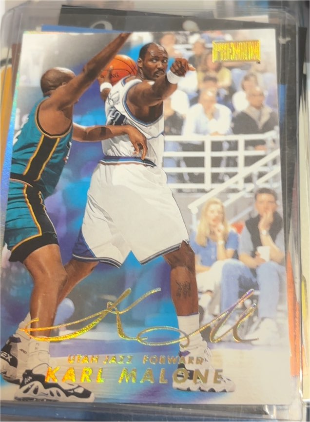 1998-99 SkyBox Premium #62 Karl Malone — front