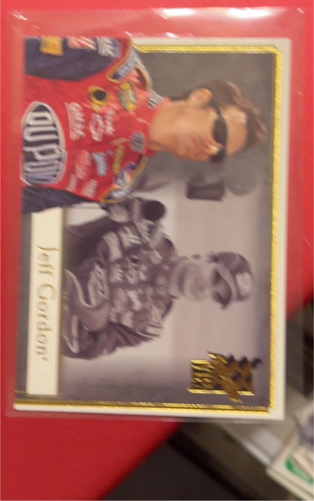 2006 Press Pass VIP #7 Jeff Gordon — front