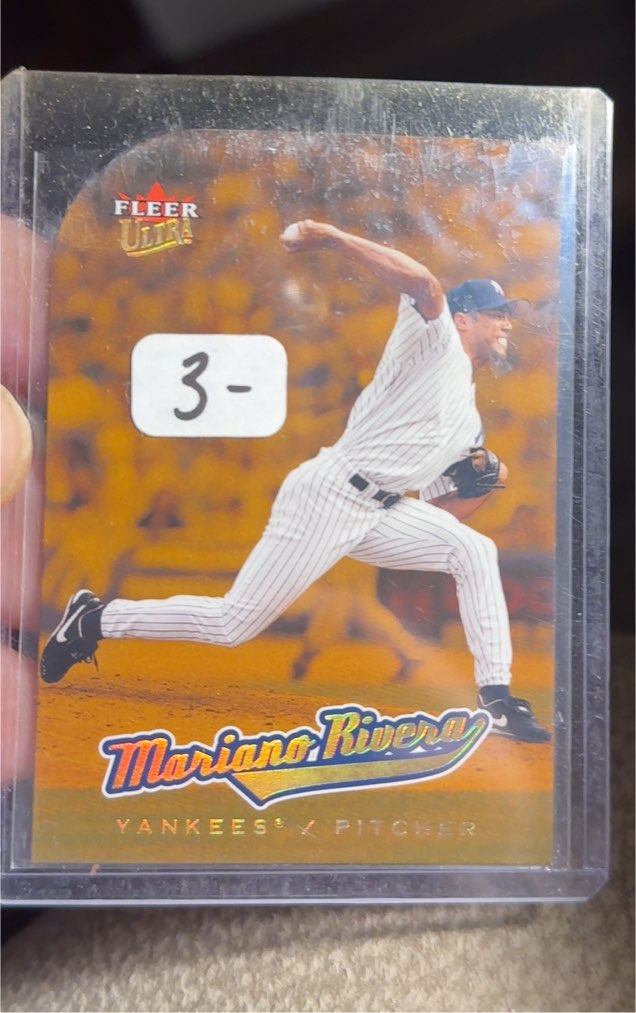 2005 Fleer Ultra #35 Mariano Rivera — front