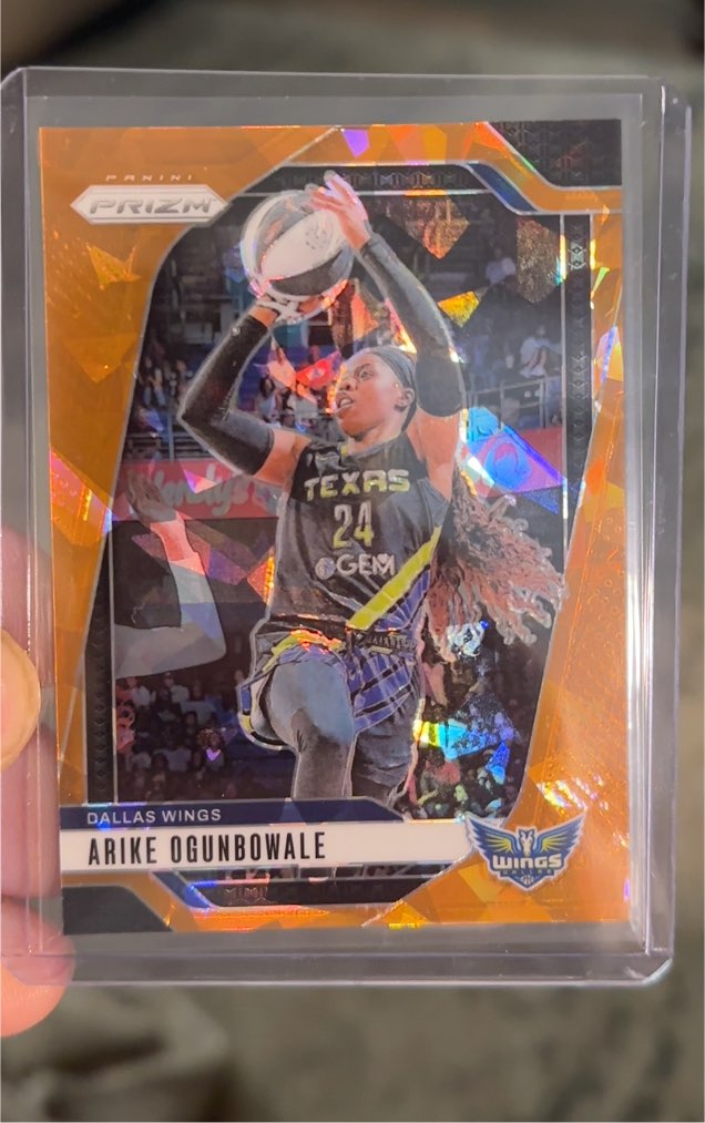 2024 Panini Prizm WNBA #28 Arike Ogunbowale — front