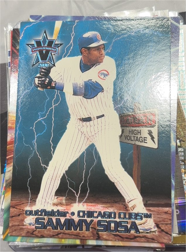 2000 Pacific Vanguard #10 Sammy Sosa High Voltage — front