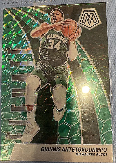 2023-24 Panini Mosaic Elevate #12 Giannis Antetokounmpo — front