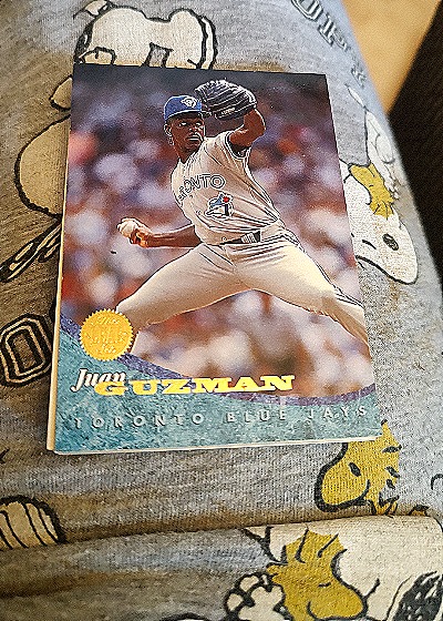 1993 Leaf Juan Guzman — front