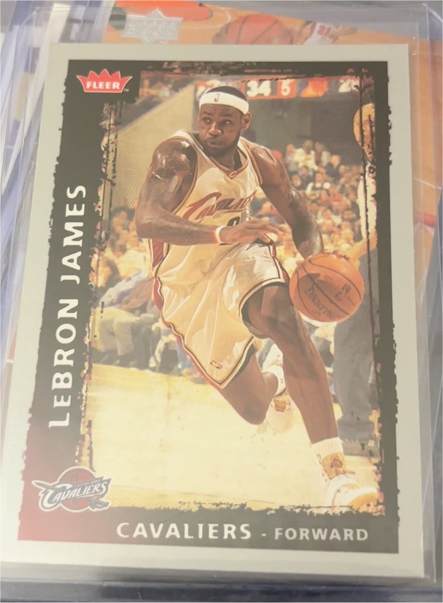 2008-09 Fleer #23 LeBron James — front
