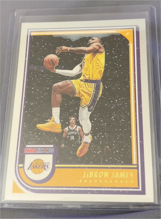 2022-23 Panini NBA Hoops Winter #170 LeBron James — front