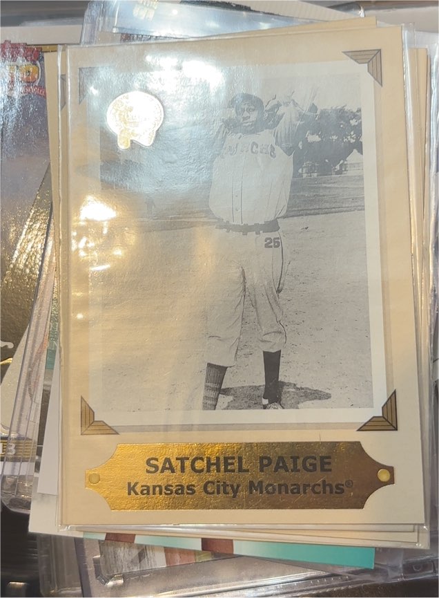 2001 Fleer Greats of the Game Retrospection #8 Satchel Paige — front