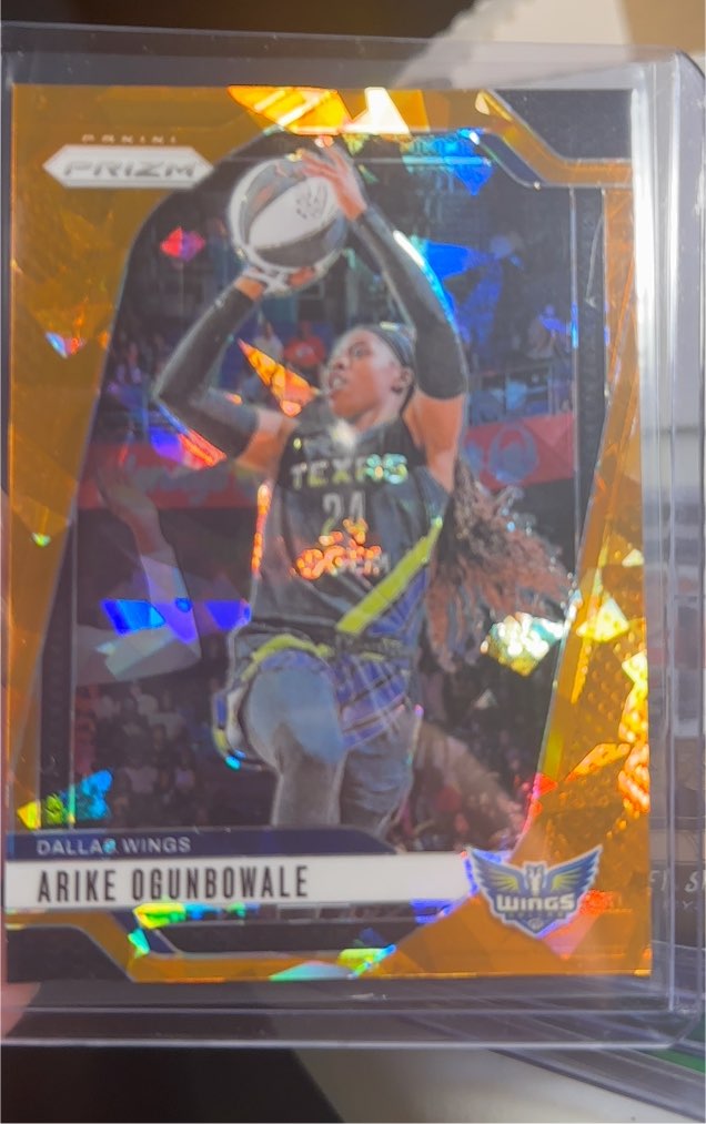2024 Panini Prizm WNBA #28 Arike Ogunbowale Orange Ice — front