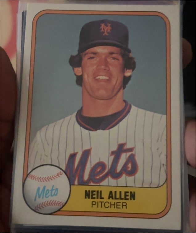 1981 Fleer #322 Neil Allen — front