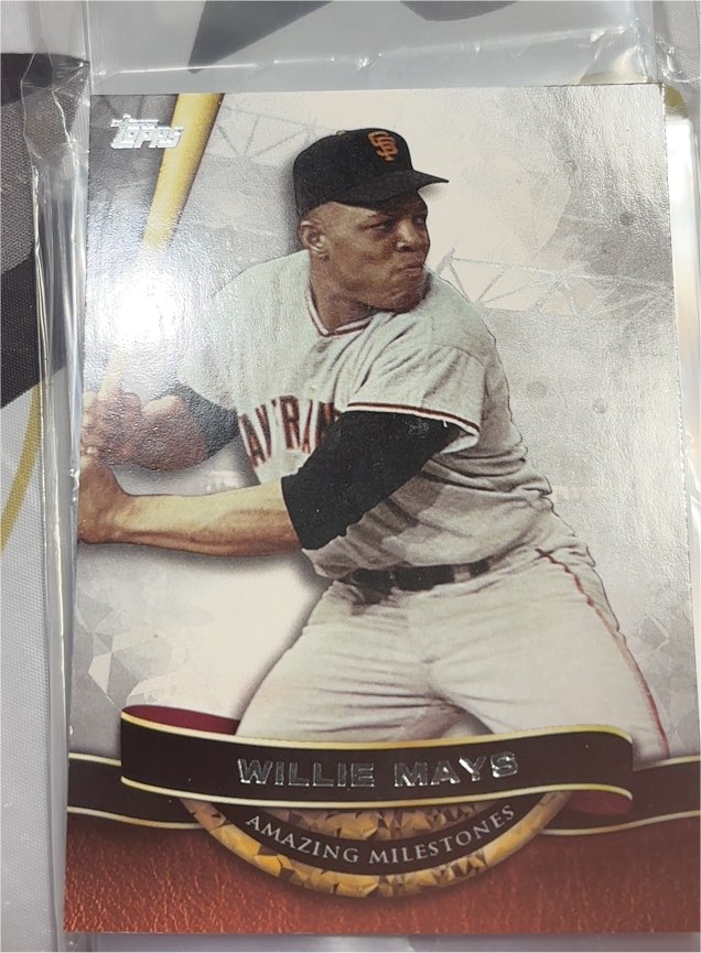 2016 Topps Amazing Milestones #AM-10 Willie Mays — front