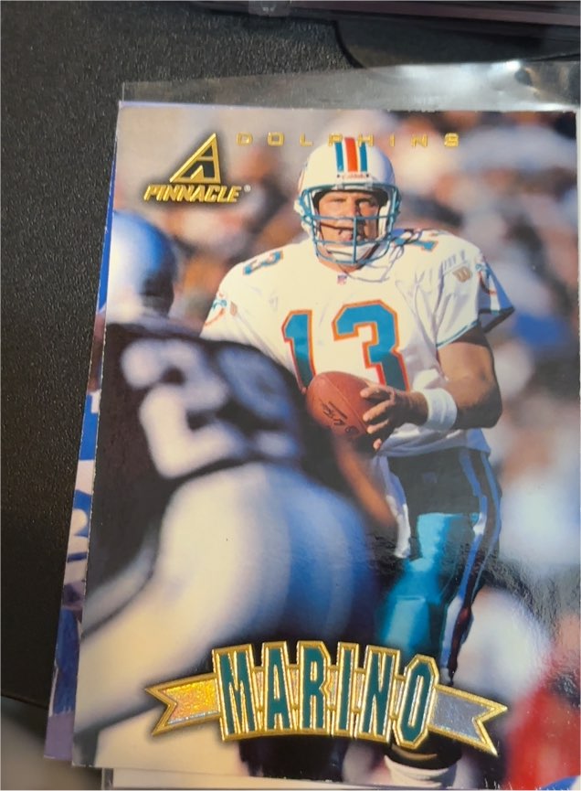 1997 Pinnacle #2 Dan Marino — front
