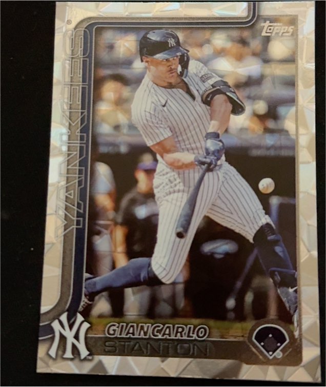 2025 Topps Series 1 #262 Giancarlo Stanton — front
