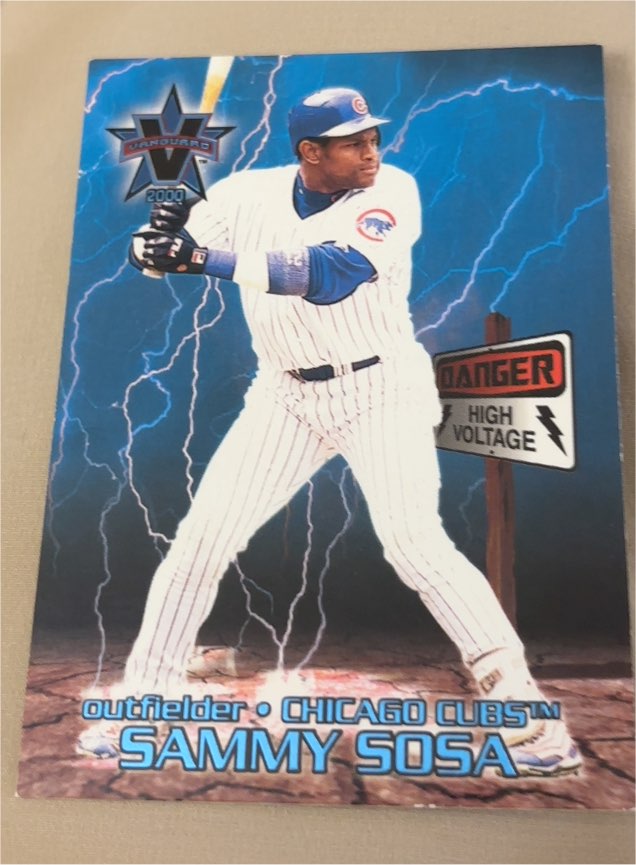 2000 Pacific Vanguard #10 Sammy Sosa High Voltage — front