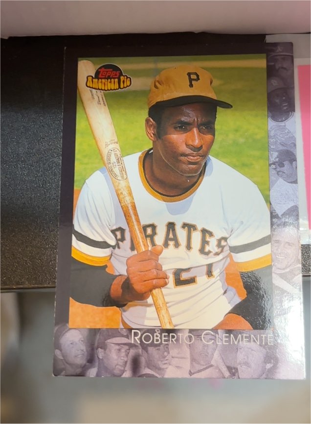 2001 Topps American Pie #70 Roberto Clemente — front