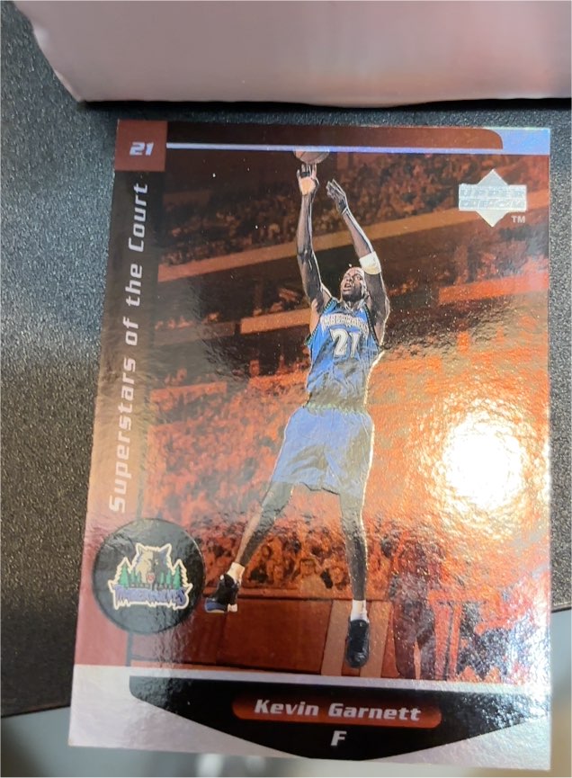 1998-99 Upper Deck Superstars of the Court #C19 Kevin Garnett — front