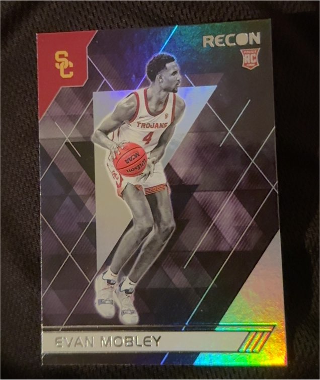 2021 Panini Chronicles Draft Picks Recon #122 Evan Mobley — front