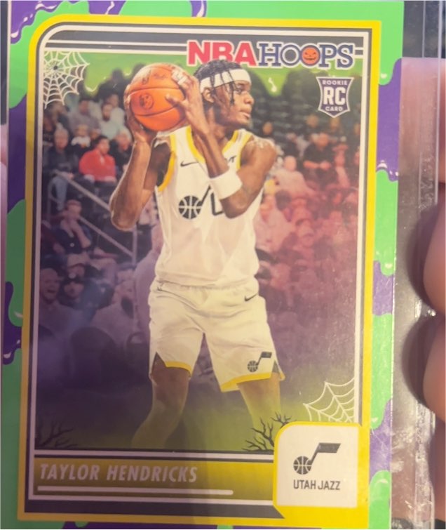 2023-24 Panini Haunted Hoops #222 Taylor Hendricks — front
