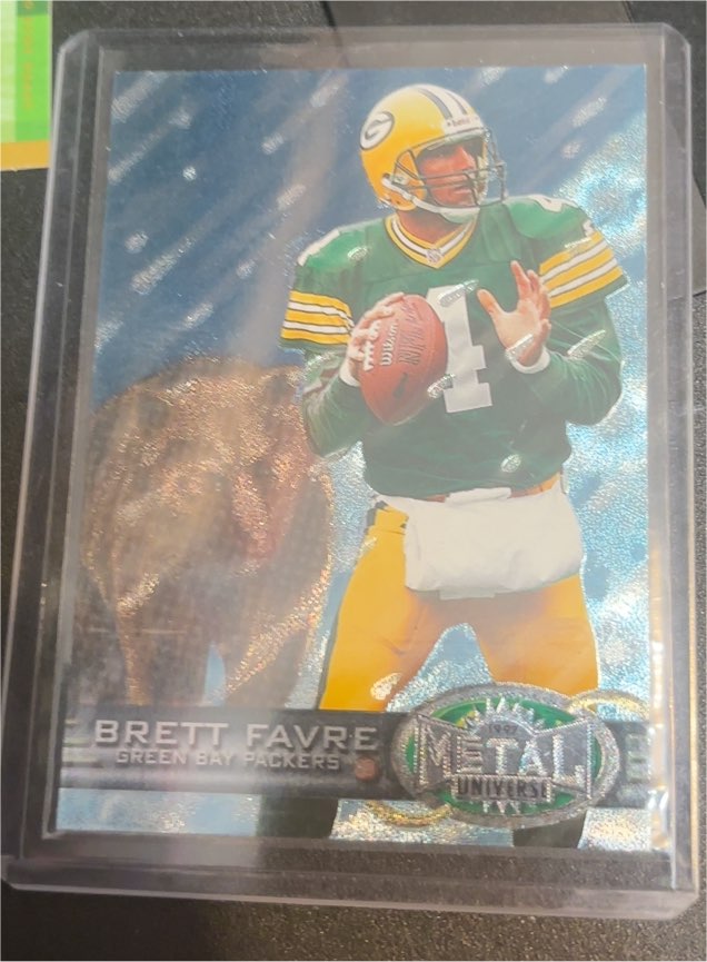 1997 Skybox Metal Universe #156 Brett Favre — front