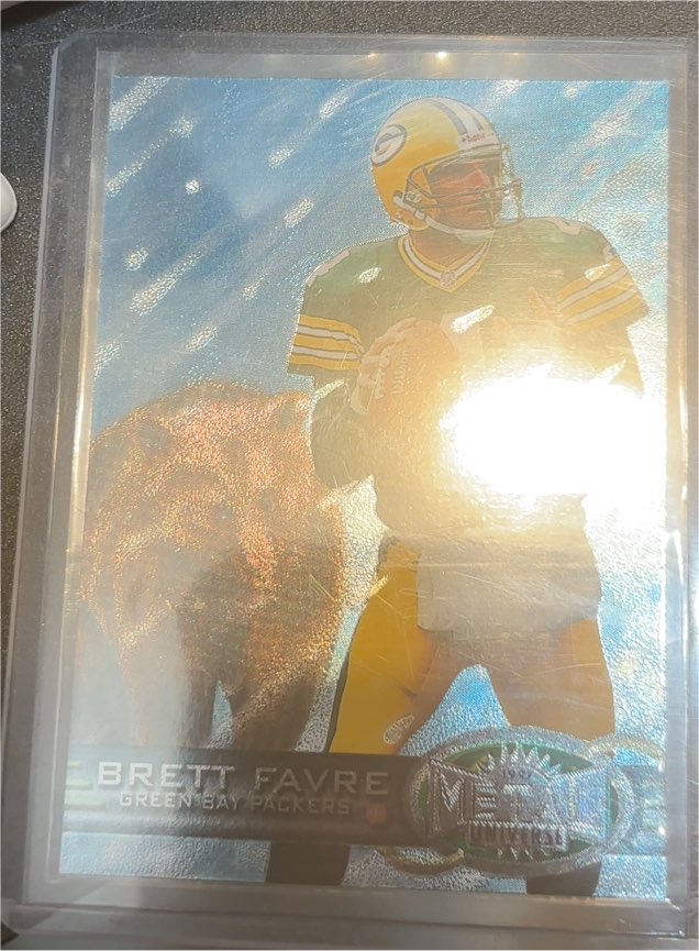 1997 Skybox Metal Universe #83 Brett Favre — front