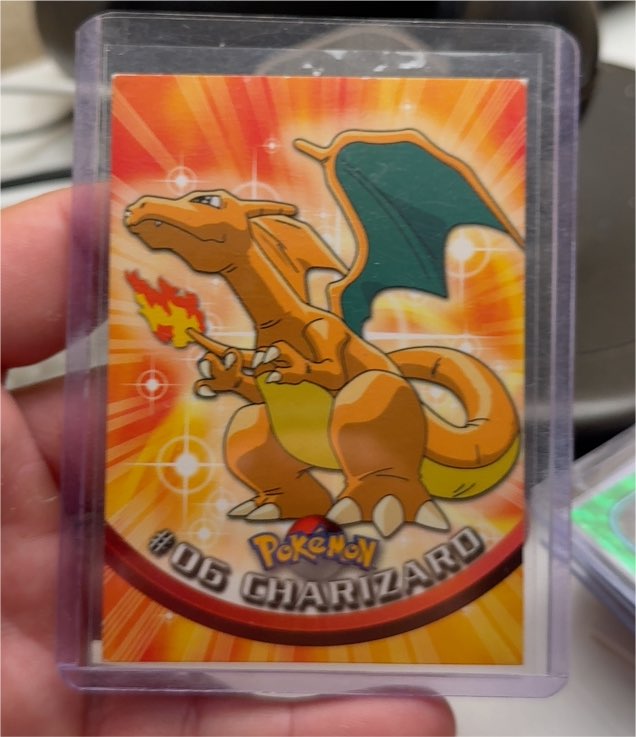 1999 Topps #06 Charizard — front